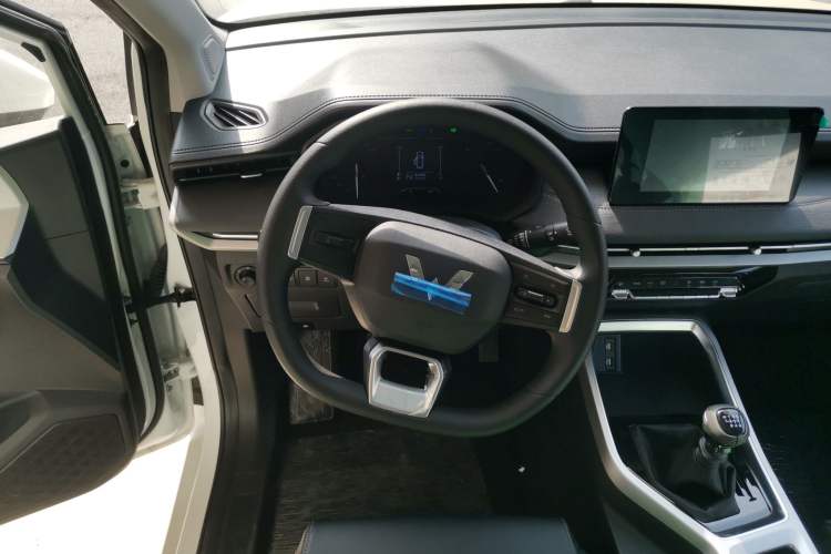 Used Wuling Jiachen 2022 1.5L Manual Comfort Edition
