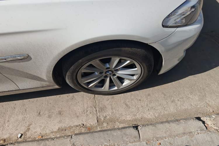 Used BMW 5 Series 2013 525Li Luxury Model Right Front Wheel Hub