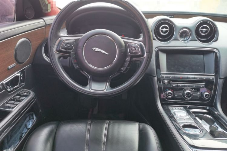 Used Jaguar XJ 2015 XJL 2.0T Two-Wheel-Drive Elegant Business Edition
