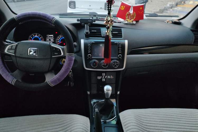 Used Zotye Z300 2014 1.5L Value Edition Manual Elite Model Center Console