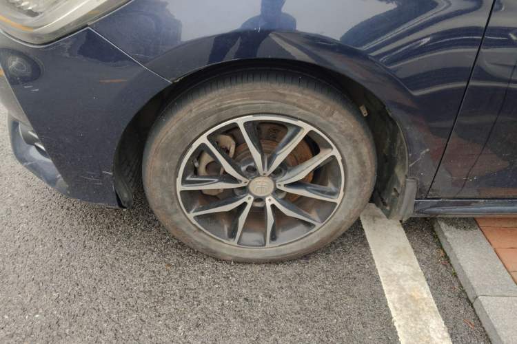 Used BYD Song MAX 2017 1.5T Automatic Smart Connect Elite 7-Seater Left Front Wheel Hub