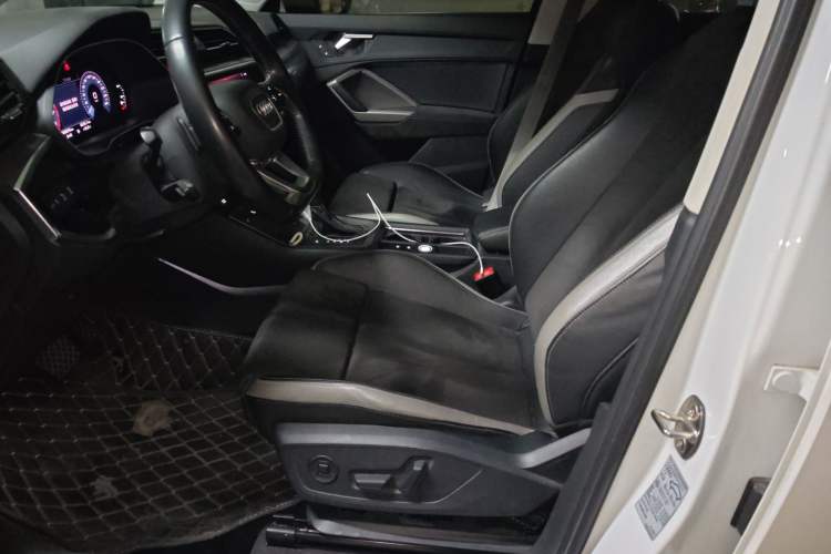 Used Audi Q3 2020 35 TFSI Fashion Dynamic Model