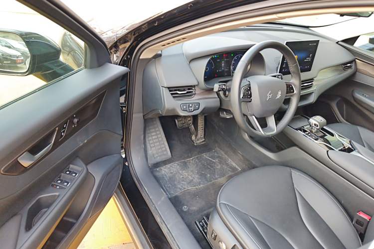 Used Hongqi E-QM5 2023 Revised Version Basic Travel Edition
