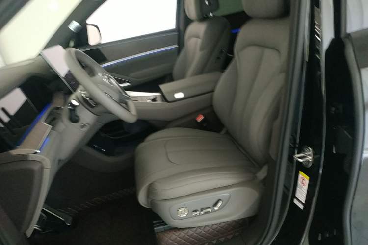 Used Denza N9 2025 Prestige Version Left Front Seat