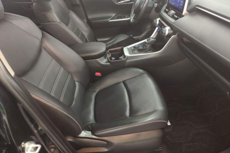 Used Toyota RAV4 2021 Revised Version Dual-Motor Hybrid 2.5L E-CVT 4x4 Elite PLUS Edition Right Front Seat