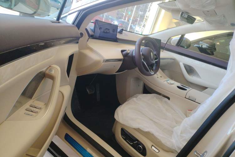 Used Hima Luxeed R7 2026 Model Range-Extending Max+