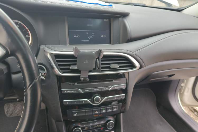 Used Infiniti QX30 2017 1.6T Two-Wheel-Drive Sport Edition