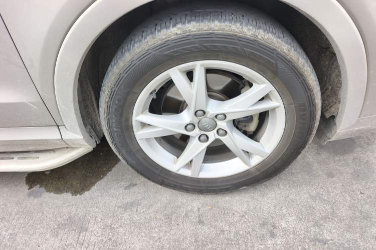 Used Audi Q3 2017 35 TFSI Fashion Model Right Front Wheel Hub