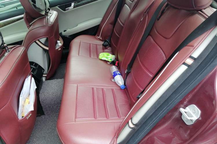 Used Mercedes-Benz C-Class 2010 C 200 CGI Fashion Model
