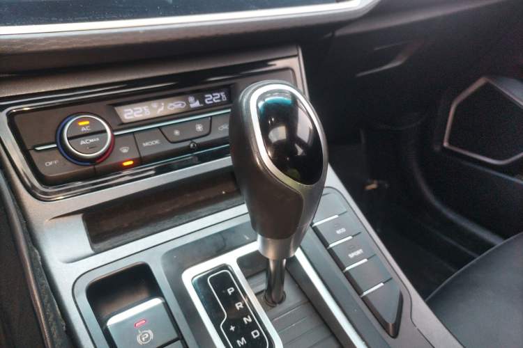 Used Geely Auto Emgrand GL 2021 UP 1.4T CVT Luxury Edition Gear Lever