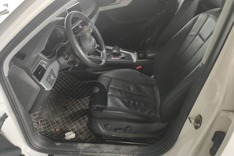 Used Audi A4L 2019 40 TFSI Fashion Edition China VI Emission Standard

