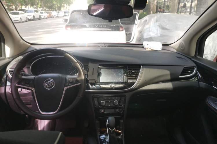 Used Buick Encore 2018 18T Automatic Two-Wheel Drive Urban Elite Model
