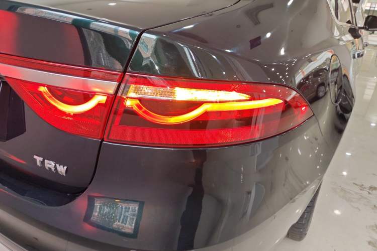 Used Jaguar XFL 2021 XFL 2.0T P250 Two-Wheel-Drive Luxury Deluxe Edition