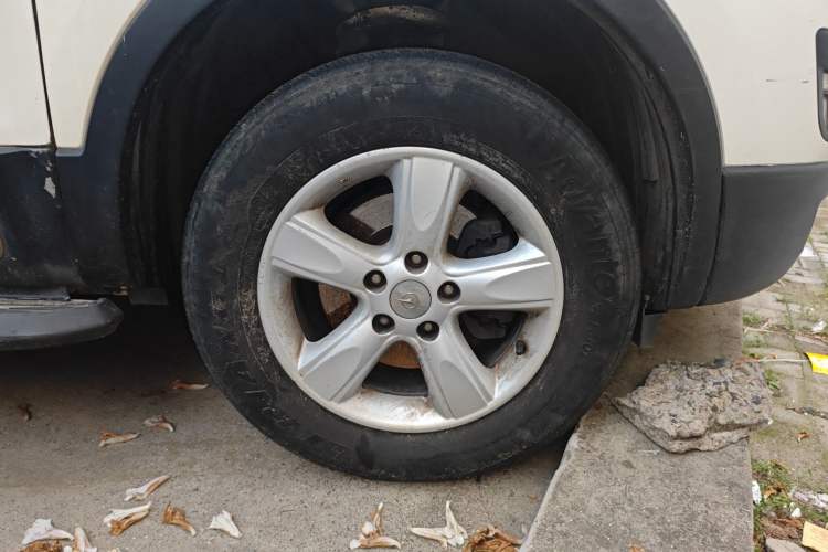 Used Haima S5 2015 1.6L Manual Comfort Model Right Front Wheel Hub