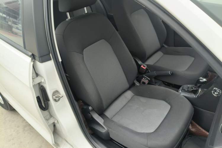 Used Volkswagen Jetta 2015 Value Edition 1.6L Automatic Fashion Version
