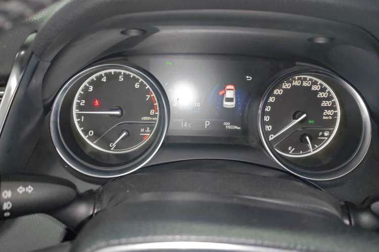 Used Toyota Camry 2018 2.0G Luxury Edition
