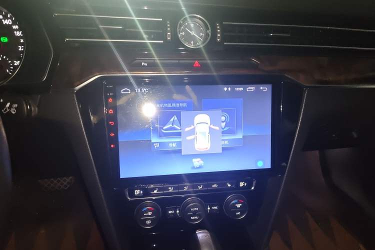 Used Volkswagen Magotan 2018 330TSI DSG Luxury Model Audio And AC Panel