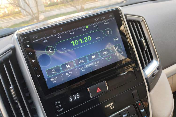 Used Toyota Land Cruiser 2015 4.0L V6 Middle East Low-Trim Version Audio And AC Panel