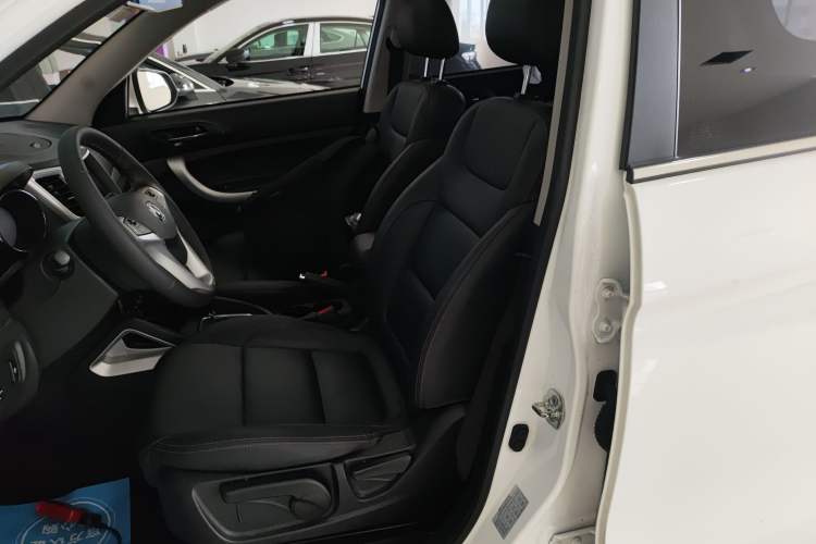 Used CHANGAN CS35 2016 1.6L Automatic Luxury Model China V Standard