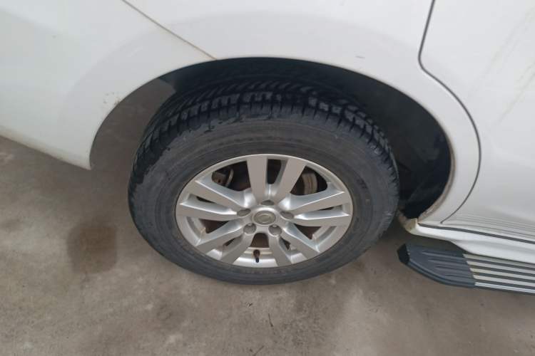 Used Venucia T70 2015 2.0L CVT Smart Choice Edition Exterior 5