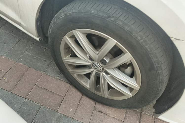 Used Volkswagen Golf 2019 1.6L Automatic Comfort Model China V Standard Right Front Wheel Hub