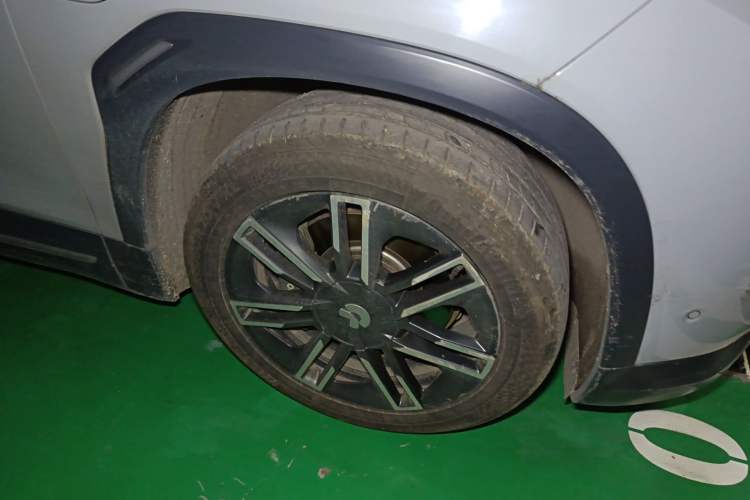 Used Nio ES6 2019 420 km Sport Version Right Front Wheel Hub