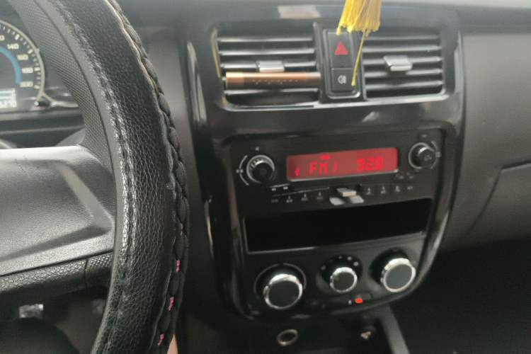 Used Wuling Rongguang V 2016 1.5L Standard Version
