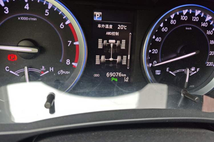 Used Toyota Highlander 2018 2.0T Four-Wheel Drive Luxury Edition 7 Seats China V Emission Standard
