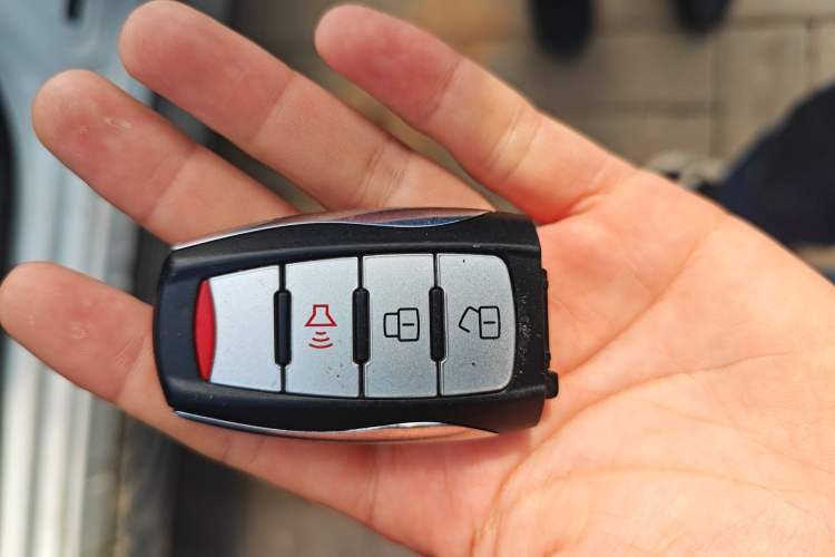 Used Great Wall Poer 2019 2.0T Commercial Version Manual Diesel 4x4 Elite Long-Box GW4D20M Vehicle Key