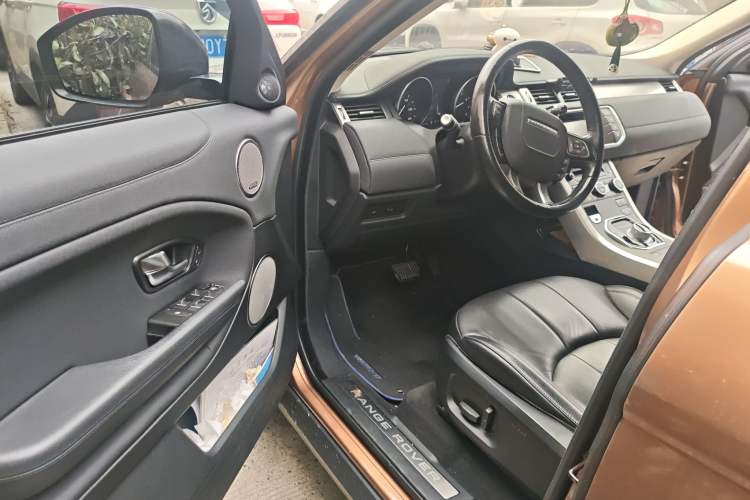 Used Land Rover Range Rover Evoque 2016 2.0T SE Smart Glow Edition
