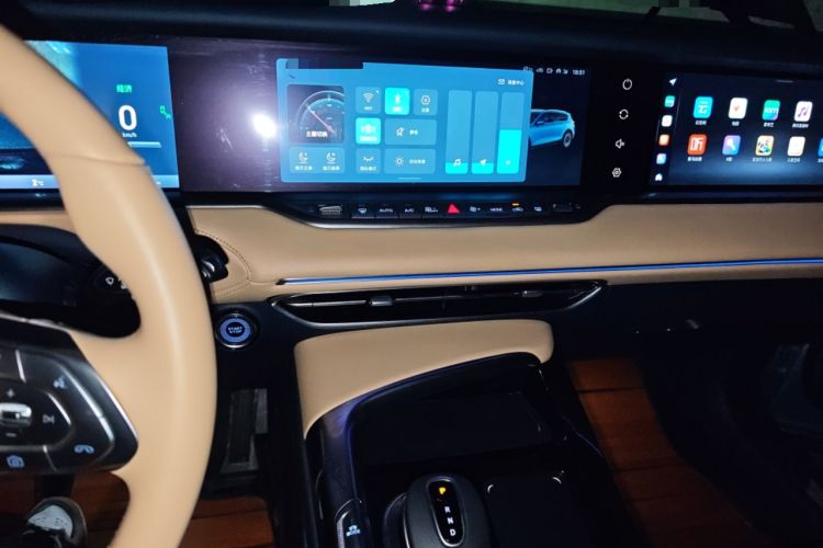 Used VOYAH FREE 2021 Four-Wheel Drive Standard All-Electric Exclusive Luxury Package Audio And AC Panel