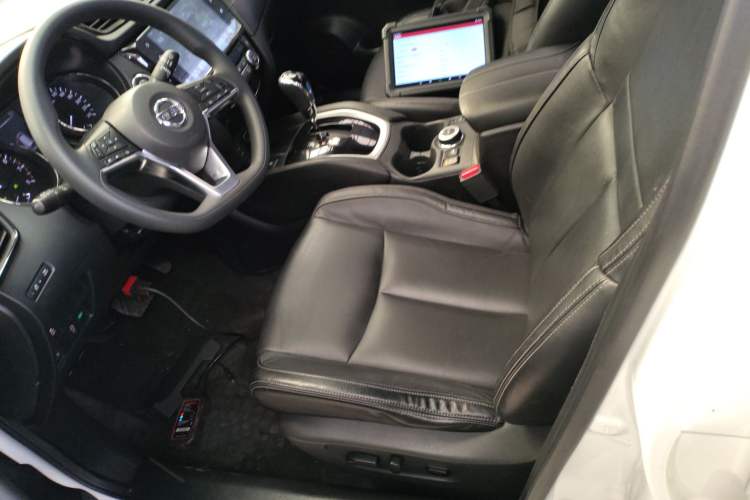 Used Nissan X-Trail 2019 2.5L CVT Smart Connect Leading Edition 4WD Left Front Seat