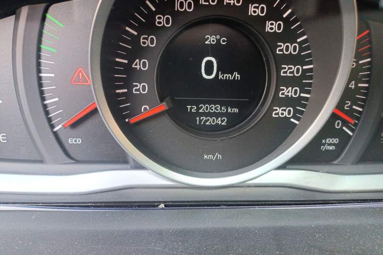 Used Volvo S60 2014 S60L 2.0T Zhiyuan Edition
