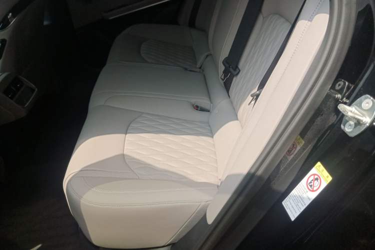 Used BYD Han 2025 DM-i Intelligent Driving Edition 125KM LiDAR Flagship Model
