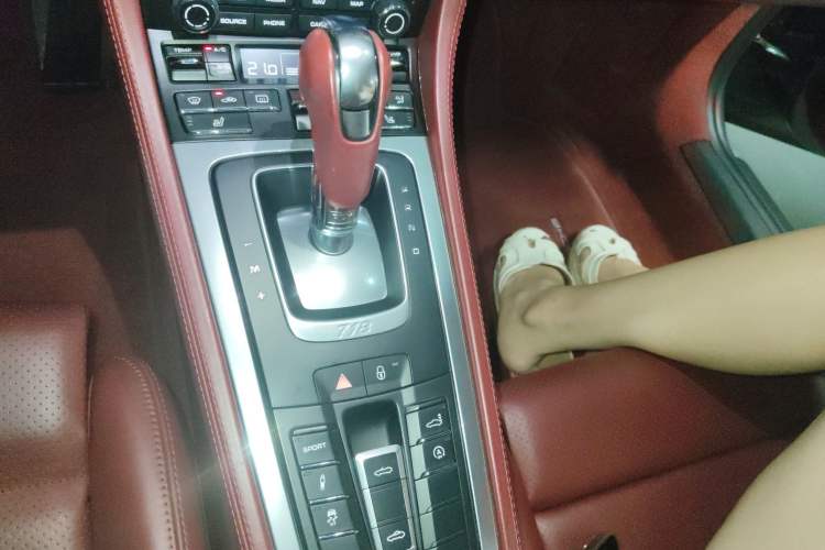 Used Porsche 718 2018 Boxster 2.0T Gear Lever