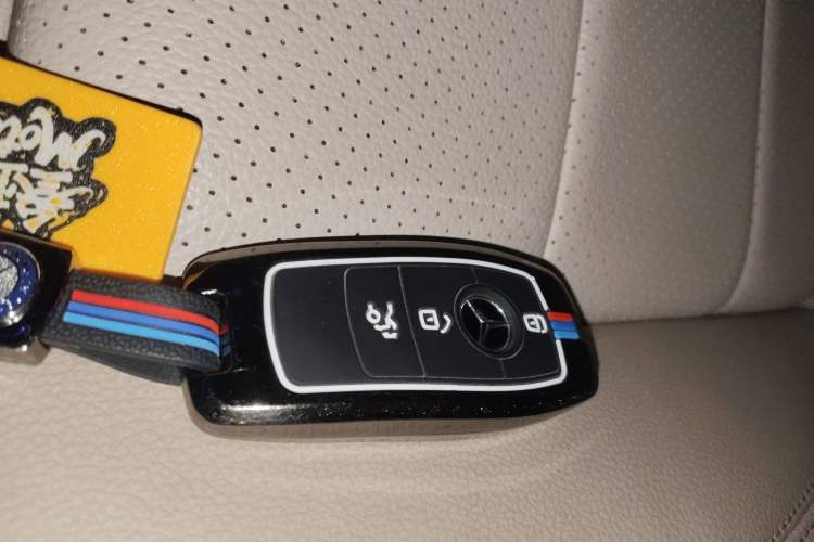 Used Mercedes-Benz E-Class 2017 E 200 L Sport 4MATIC Vehicle Key