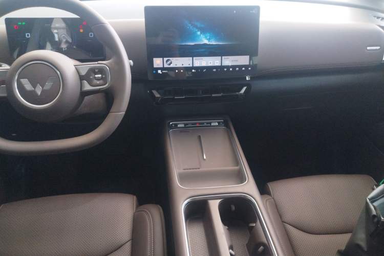 Used Wuling Starlight 730 2025 Model Pure Electric 500km Luxury Edition Audio And AC Panel