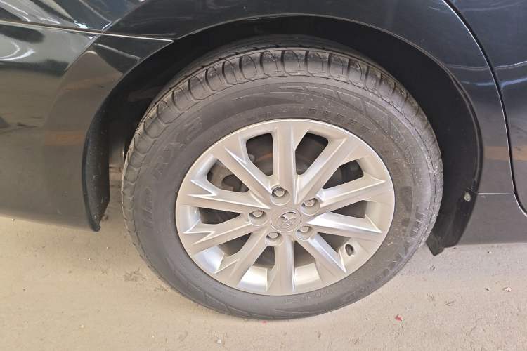 Used Toyota Camry 2016 Dual-Engine 2.5 HG 10th Anniversary Deluxe Navigation Edition