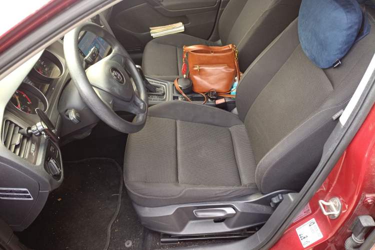 Used Volkswagen Golf 2016 1.6L Automatic Fashion Model Left Front Seat