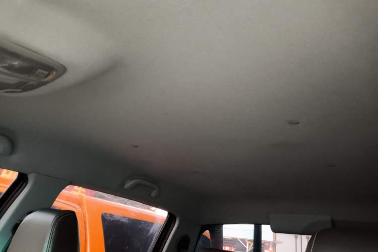 Used JAC T8 2019 2.0T Gasoline Two-Wheel Drive Prestige Version Standard Double HFC4GA3-4D
