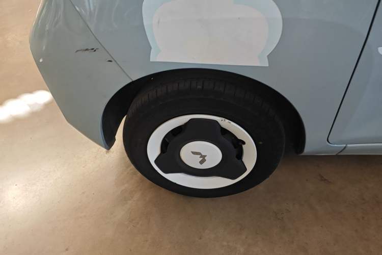 Used Wuling Hongguang MINIEV 2022 Easy Version Lithium Iron Phosphate Left Front Wheel Hub