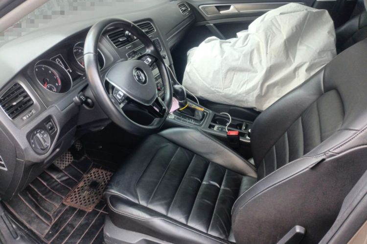 Used Volkswagen Golf 2015 1.4TSI Automatic Luxury Model
