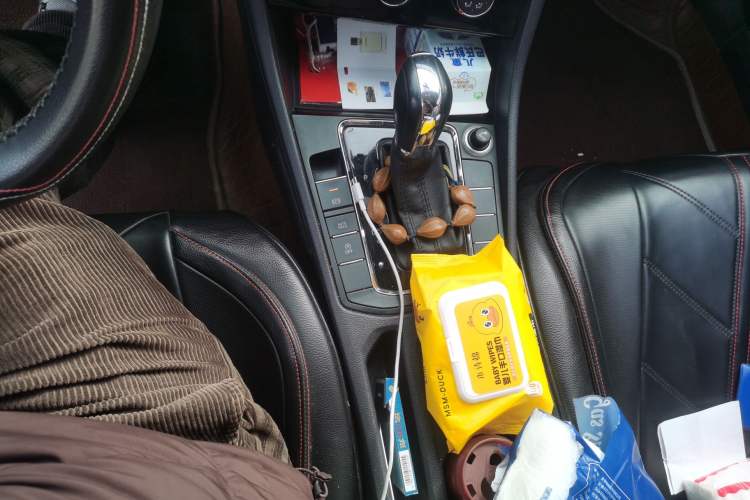 Used Volkswagen Bora 2019 1.5L Automatic Comfort Model Gear Lever