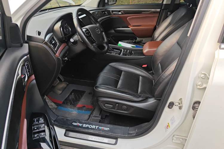 Used GAC Trumpchi GS8 2017 320T Two-Wheel Drive Luxury Smart Connectivity Version (7 Seats)
