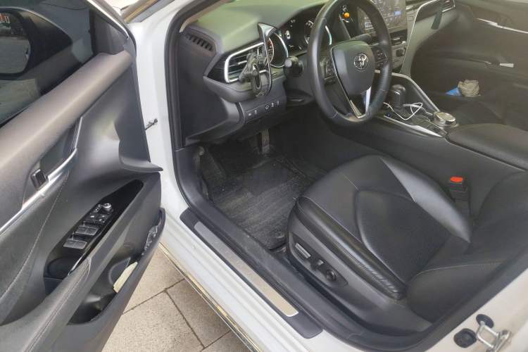 Used Toyota Camry 2023 2.0G Luxury Edition