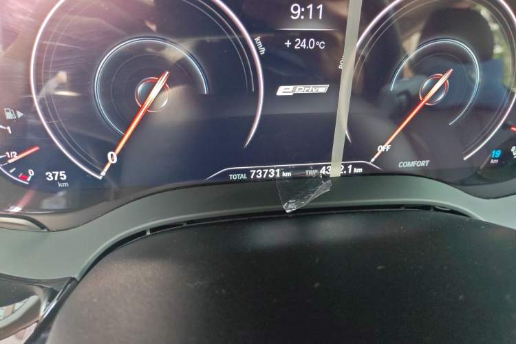 Used BMW 5 Series New Energy 2019 530Le Luxury Package Odometer Close Up