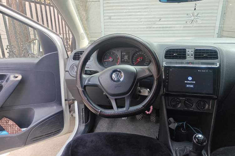 Used Volkswagen Polo 2016 1.4L Manual Fashion Model