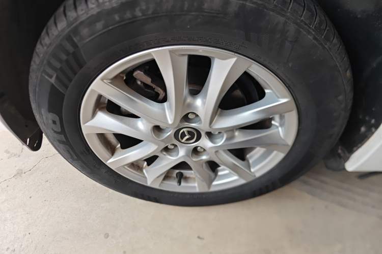 Used Mazda 3 Axela 2017 Sedan 1.5L Automatic Luxury Model Emission Standard China V Exterior 5