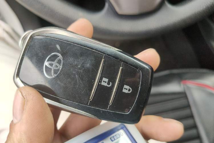 Used Toyota RAV4 2016 2.0L CVT Two-Wheel Drive Fashion Edition China V Standard