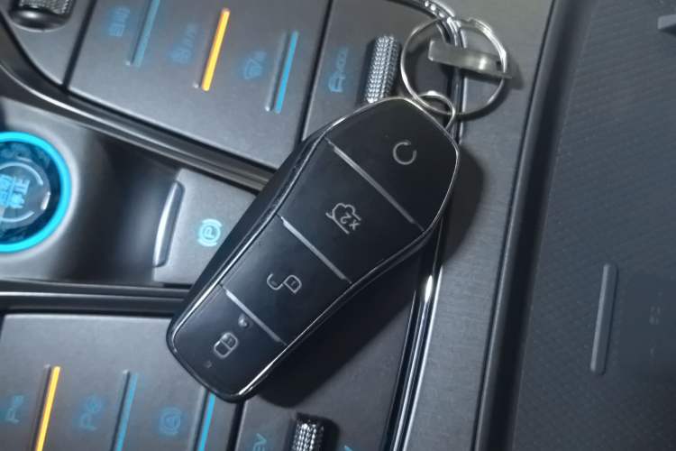 Used BYD Tang New Energy 2025 Intelligent Driving Version DM-i 115KM Flagship Edition Vehicle Key